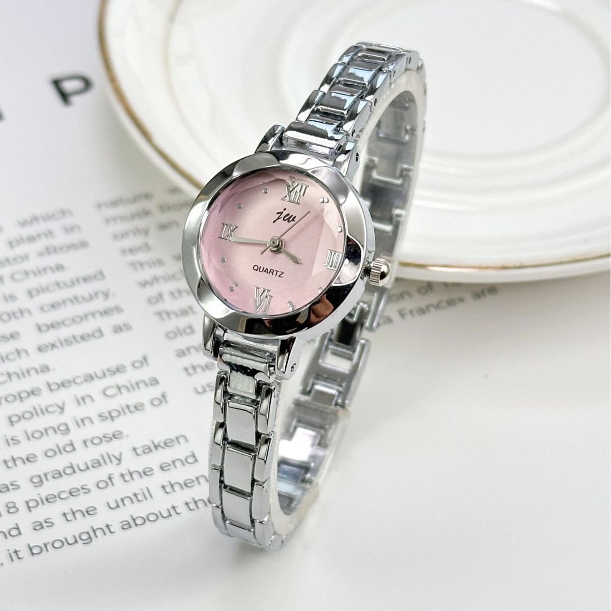 女性のミニマリストでコンパクトなクォーツ時計、ファッショナブ - Luxury Watch Safe のレビューと価格