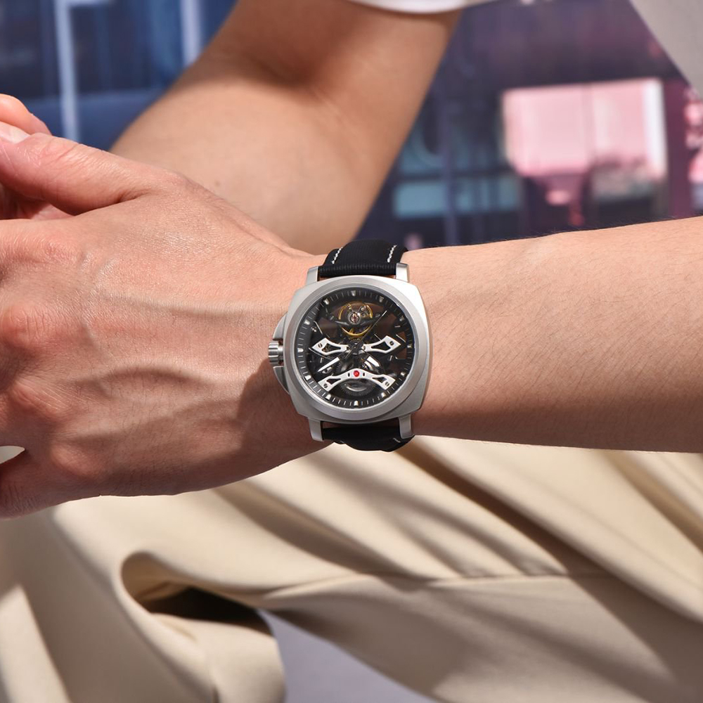パガーニデザイン YS017 メンズ ホローアウトオートマチ - Tourbillon Movement Watch のレビューと価格