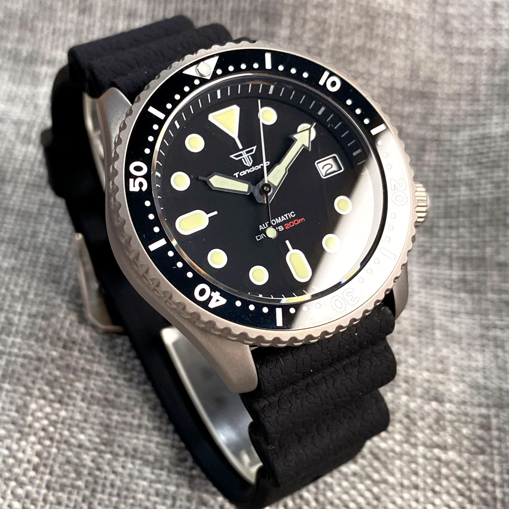 男性用自動チタンダイバーウォッチ、サファイアガラス、セラミッ - Titanium Sport Watch のレビューと価格