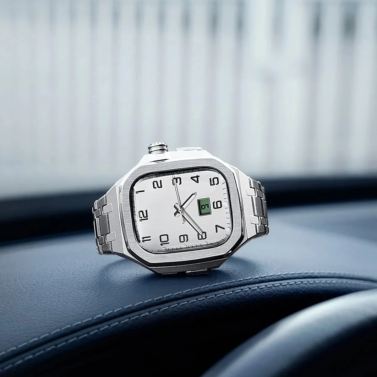 高級ステンレススチールケースモッドキット Apple Wat - Luxury Watch Kit のレビューと価格